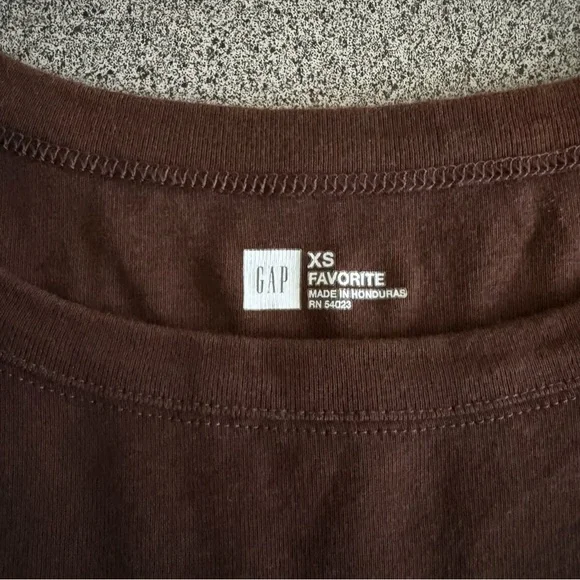 GAP Tank Top 🤎 - Picture 3 of 3